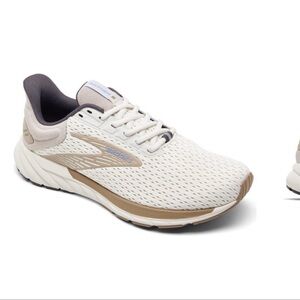 Brooks Women's Sneakers in Cream and Tan anthem 6 running sneakers size 12